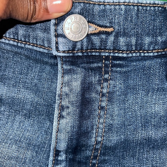 Express Embroidered Denim Shorts size 10 - Picture 4 of 9